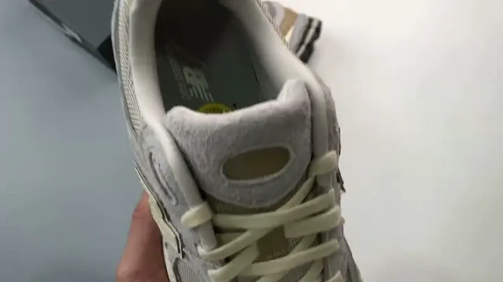 New Balance 2002R Rain Cloud Angora M2002RSA
