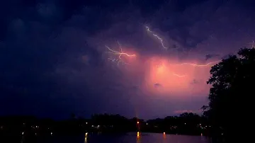 Electrified ⚡️⚡️storm last night with cloud-to-cloud and spider lightning!